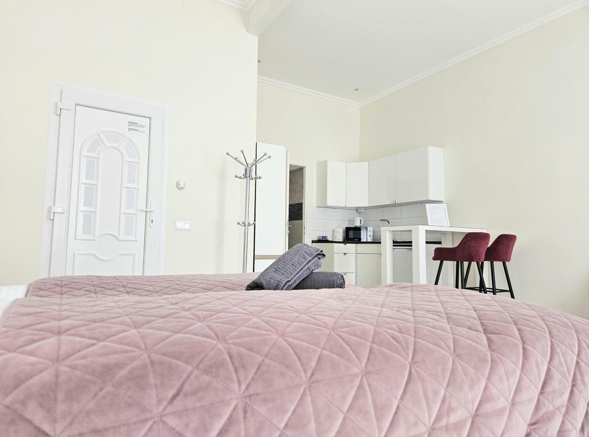 Designer Downtown Gem Lägenhet Budapest Exteriör bild