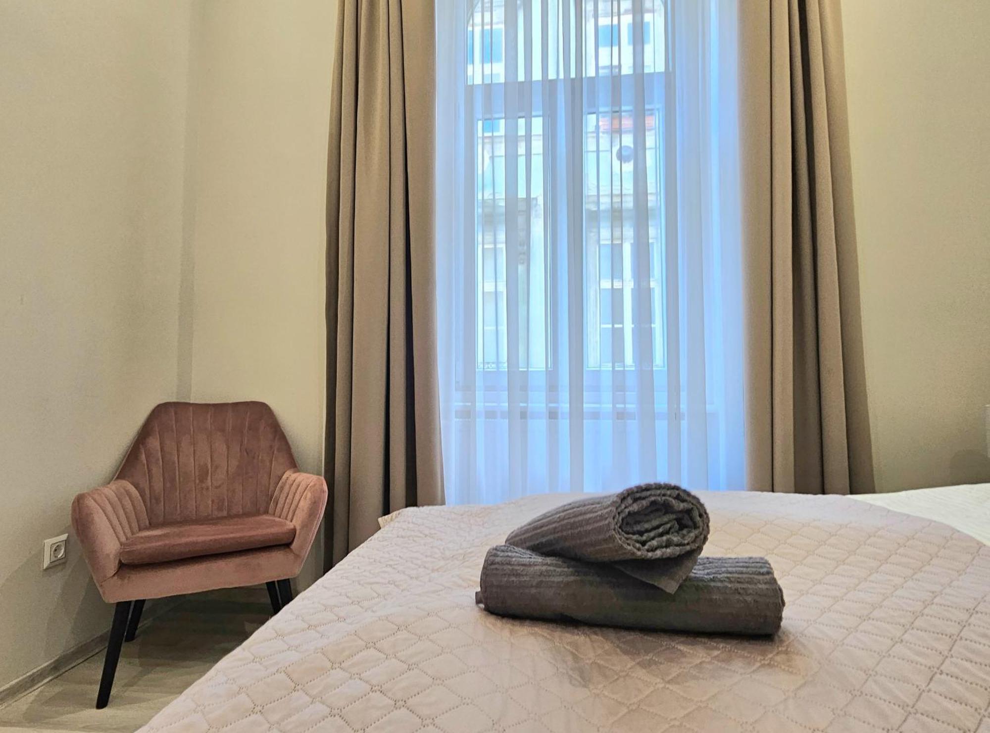 Designer Downtown Gem Lägenhet Budapest Exteriör bild