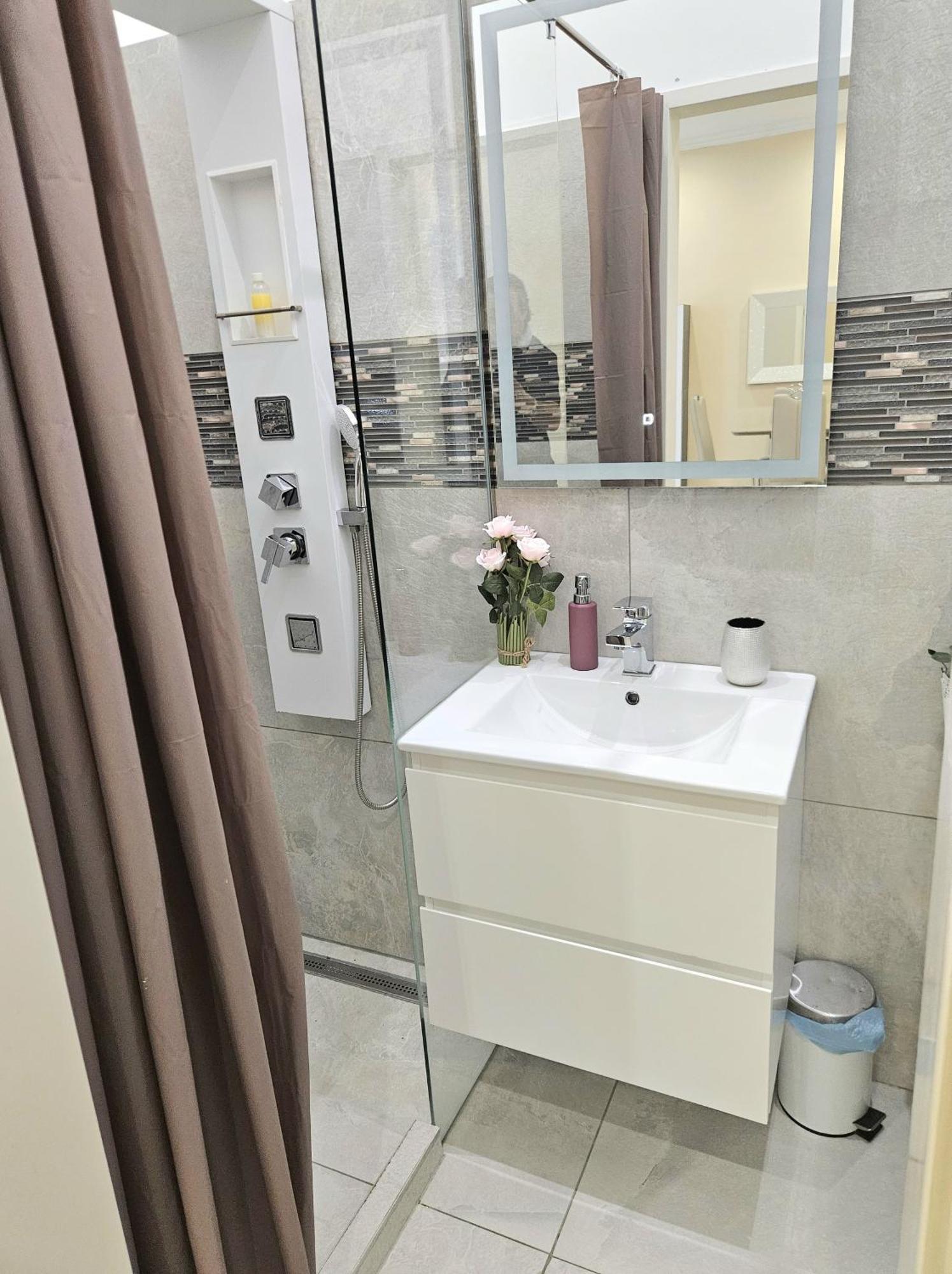 Designer Downtown Gem Lägenhet Budapest Exteriör bild