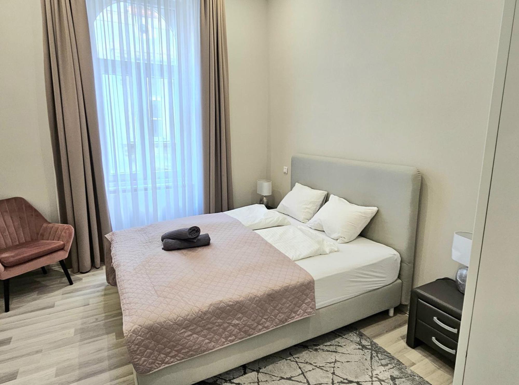 Designer Downtown Gem Lägenhet Budapest Exteriör bild