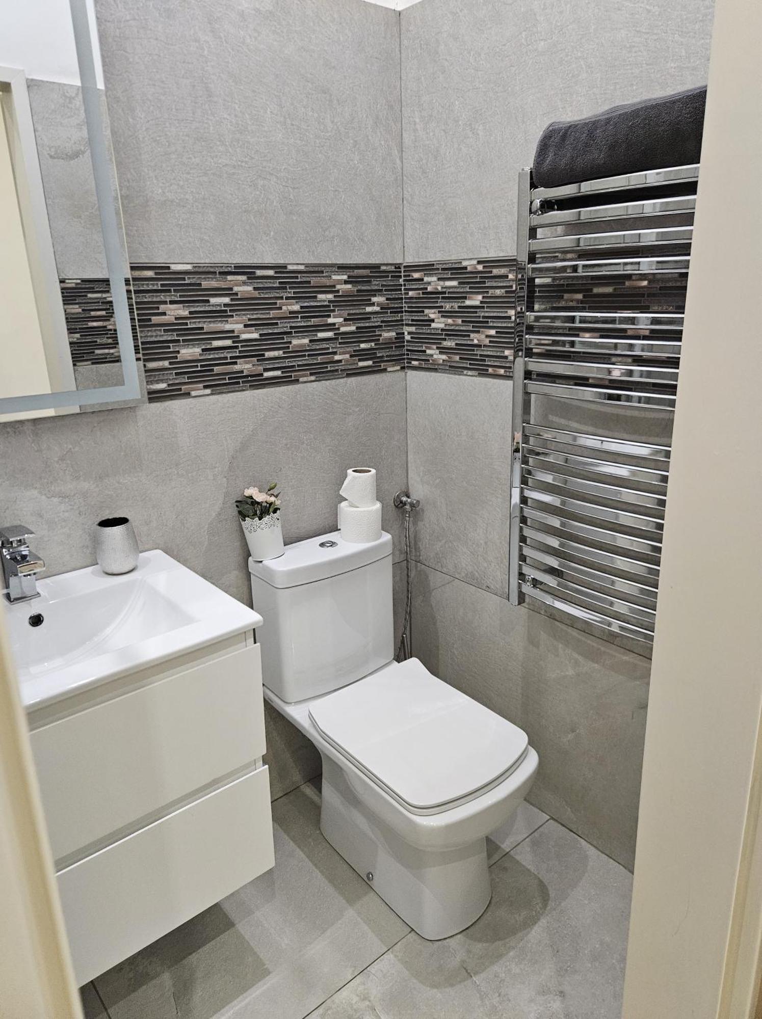 Designer Downtown Gem Lägenhet Budapest Exteriör bild