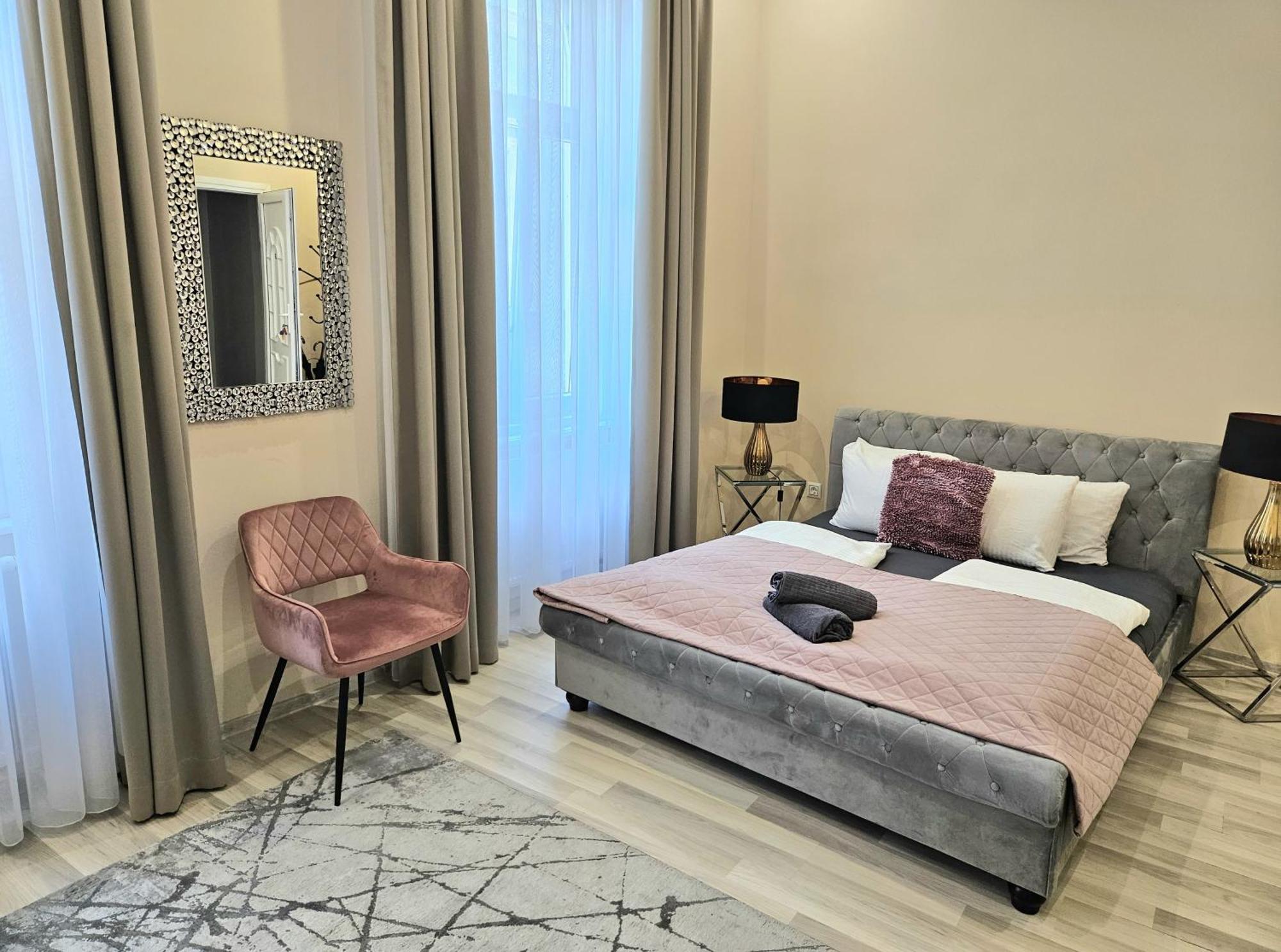 Designer Downtown Gem Lägenhet Budapest Exteriör bild