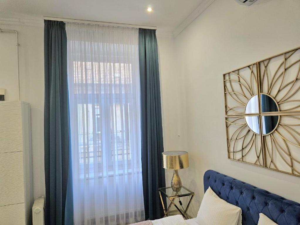 Designer Downtown Gem Lägenhet Budapest Exteriör bild